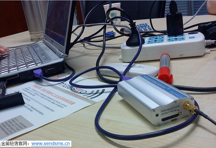 0032Bn0Bzy6WlUBUeHp8b